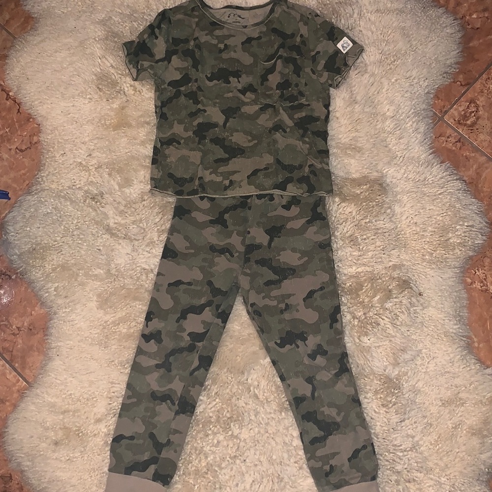 Art class boy camo set size 4t -5t